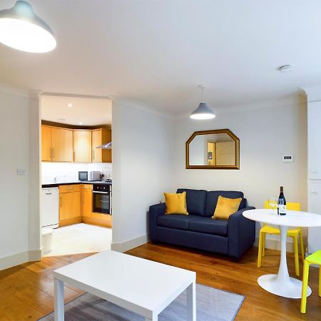 Redhill Town Centre Apartment By Livingo Ngoại thất bức ảnh